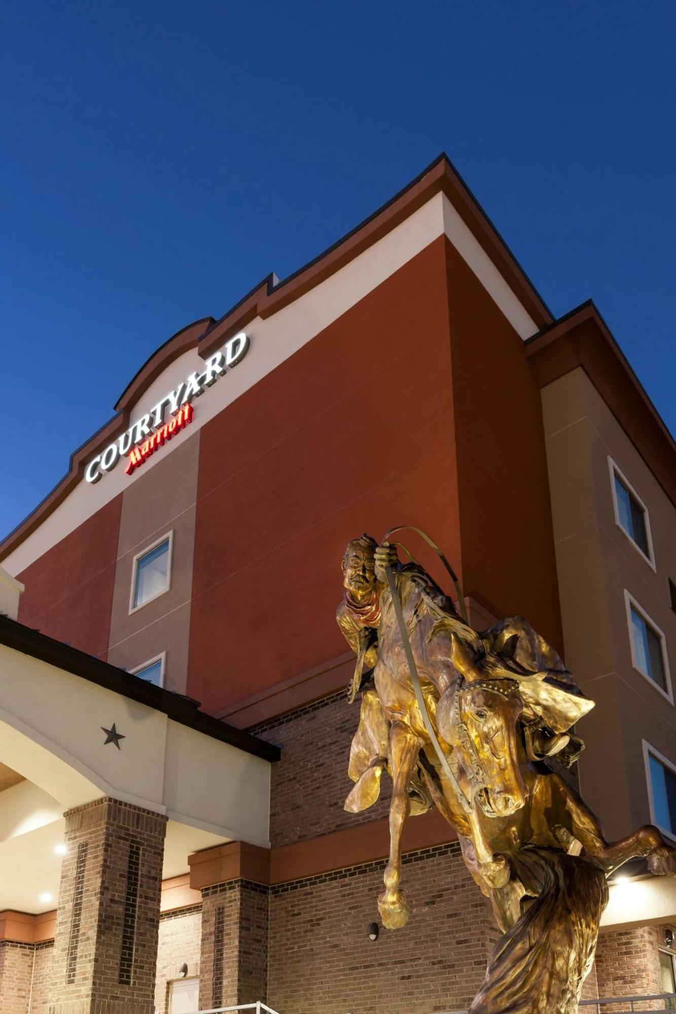 מלון Courtyard By Marriott Fort Worth Historic Stockyards מראה חיצוני תמונה