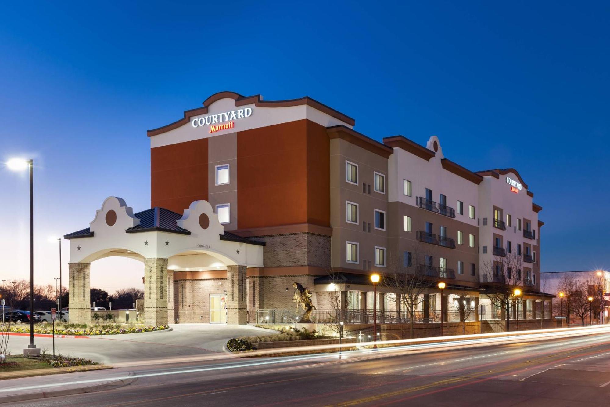 מלון Courtyard By Marriott Fort Worth Historic Stockyards מראה חיצוני תמונה